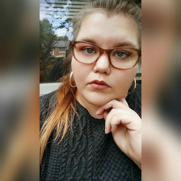 Meet your Posher, Brittany - Picture 3 of 6